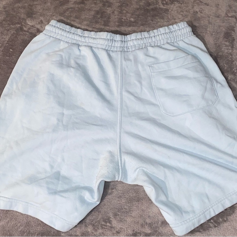 H&M Shorts - Picture 2 of 3